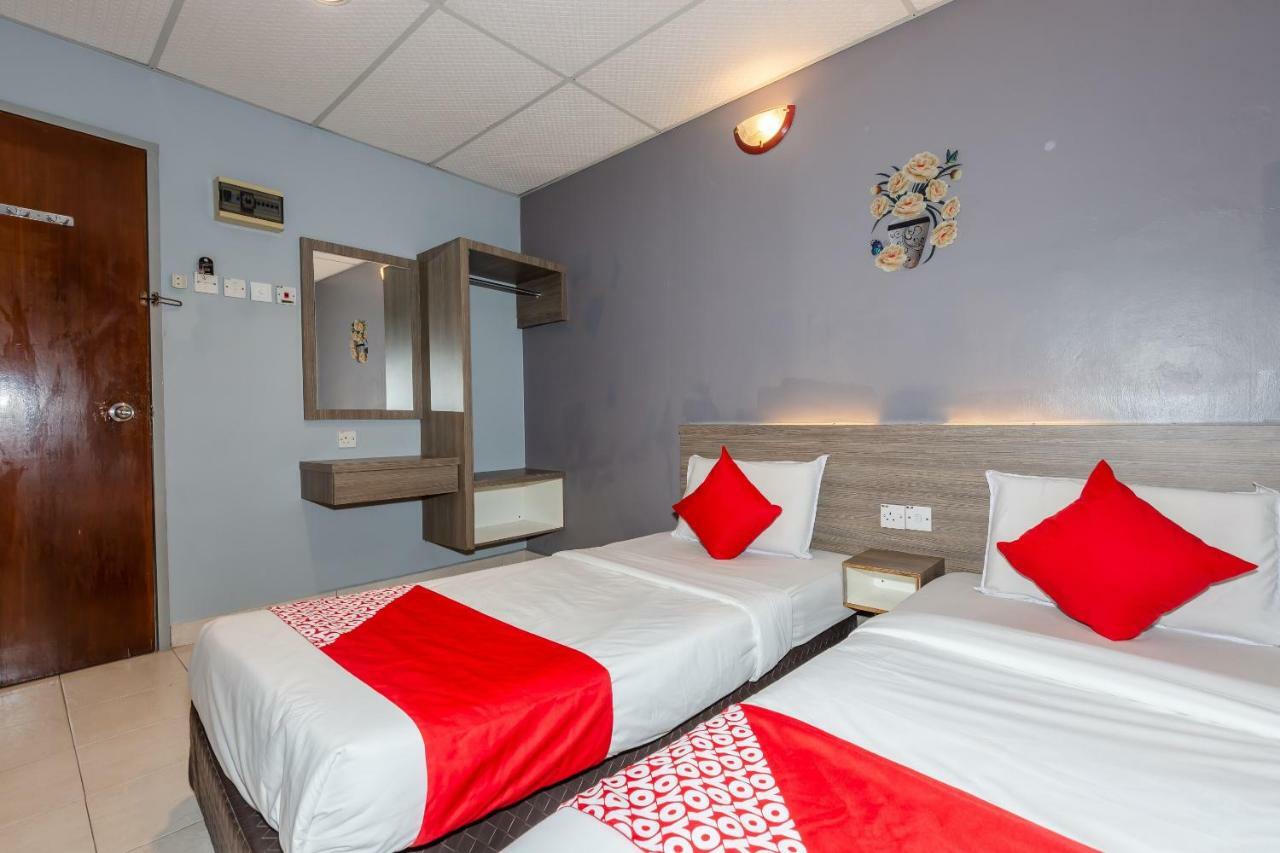 Oyo 1088 Yellow Mansion Banda Kaba Hotel Malacca ภายนอก รูปภาพ