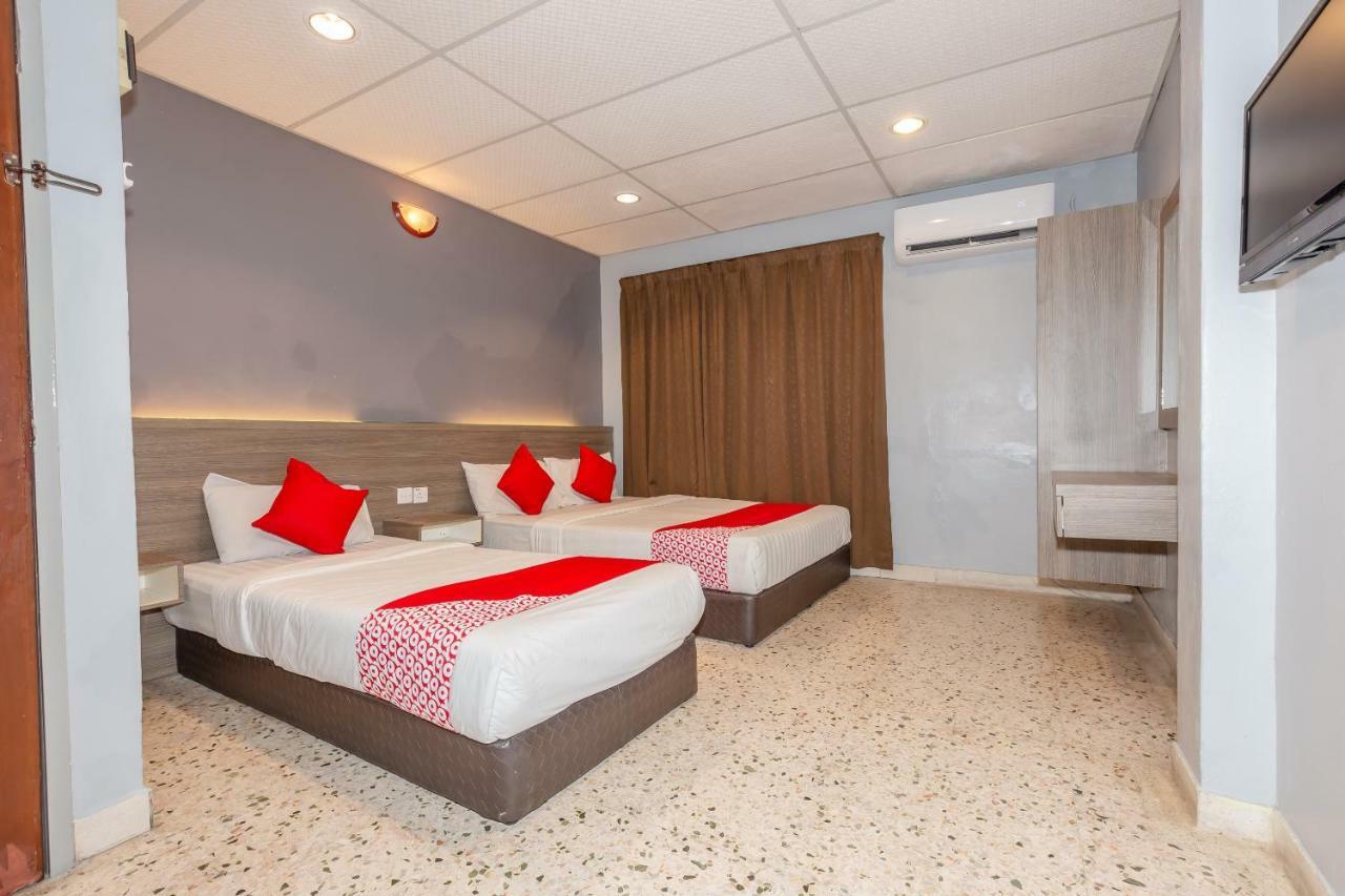 Oyo 1088 Yellow Mansion Banda Kaba Hotel Malacca ภายนอก รูปภาพ