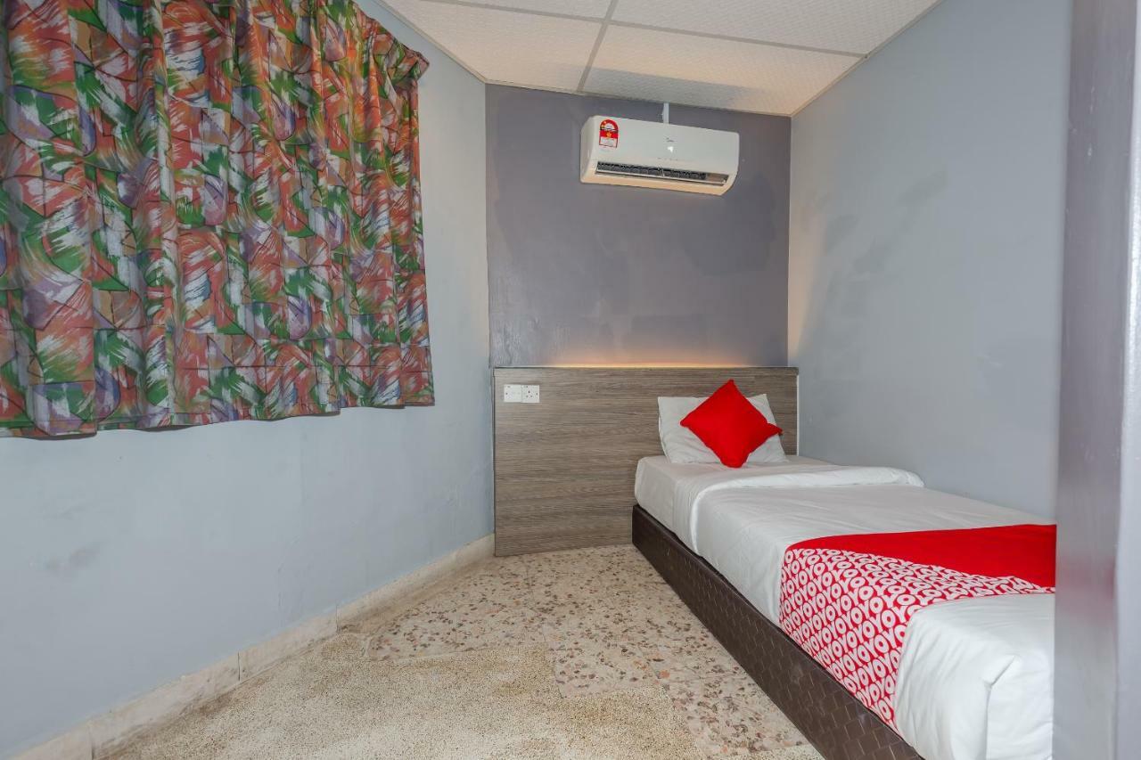 Oyo 1088 Yellow Mansion Banda Kaba Hotel Malacca ภายนอก รูปภาพ