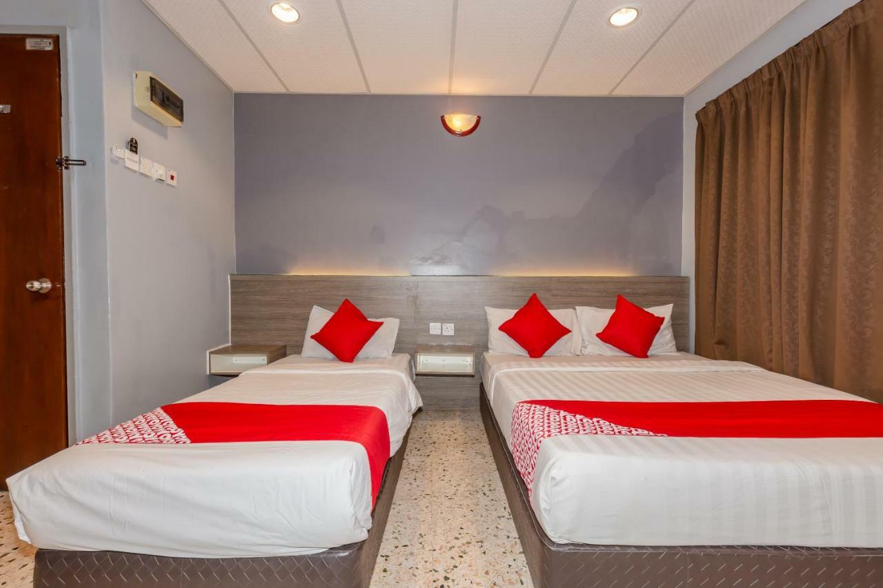 Oyo 1088 Yellow Mansion Banda Kaba Hotel Malacca ภายนอก รูปภาพ