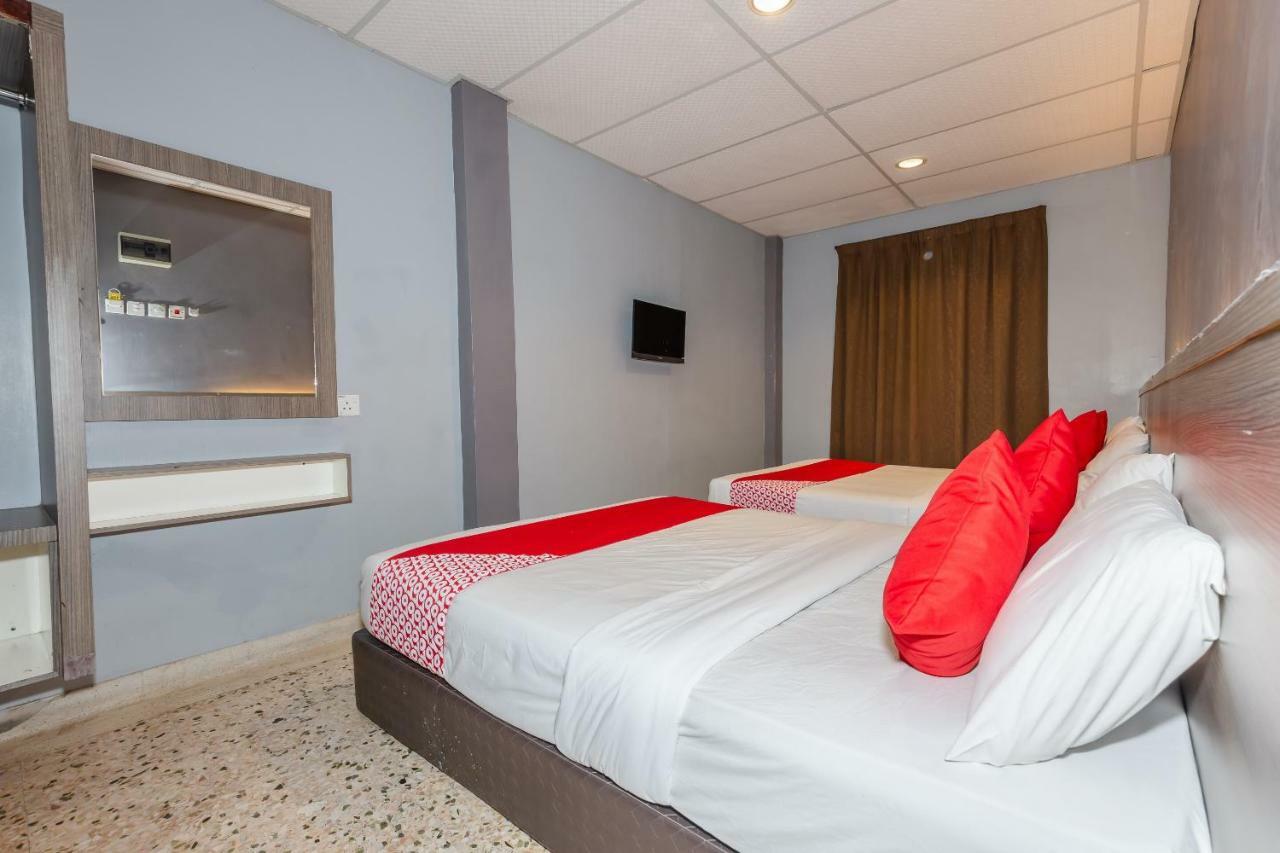 Oyo 1088 Yellow Mansion Banda Kaba Hotel Malacca ภายนอก รูปภาพ