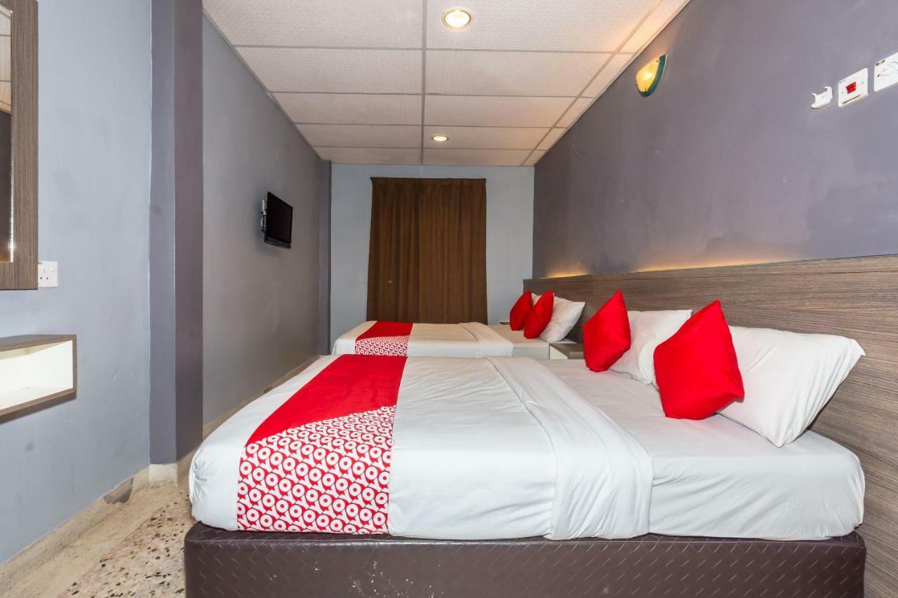 Oyo 1088 Yellow Mansion Banda Kaba Hotel Malacca ภายนอก รูปภาพ